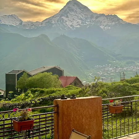 Apartment Nikolo Kazbegi Exterior photo